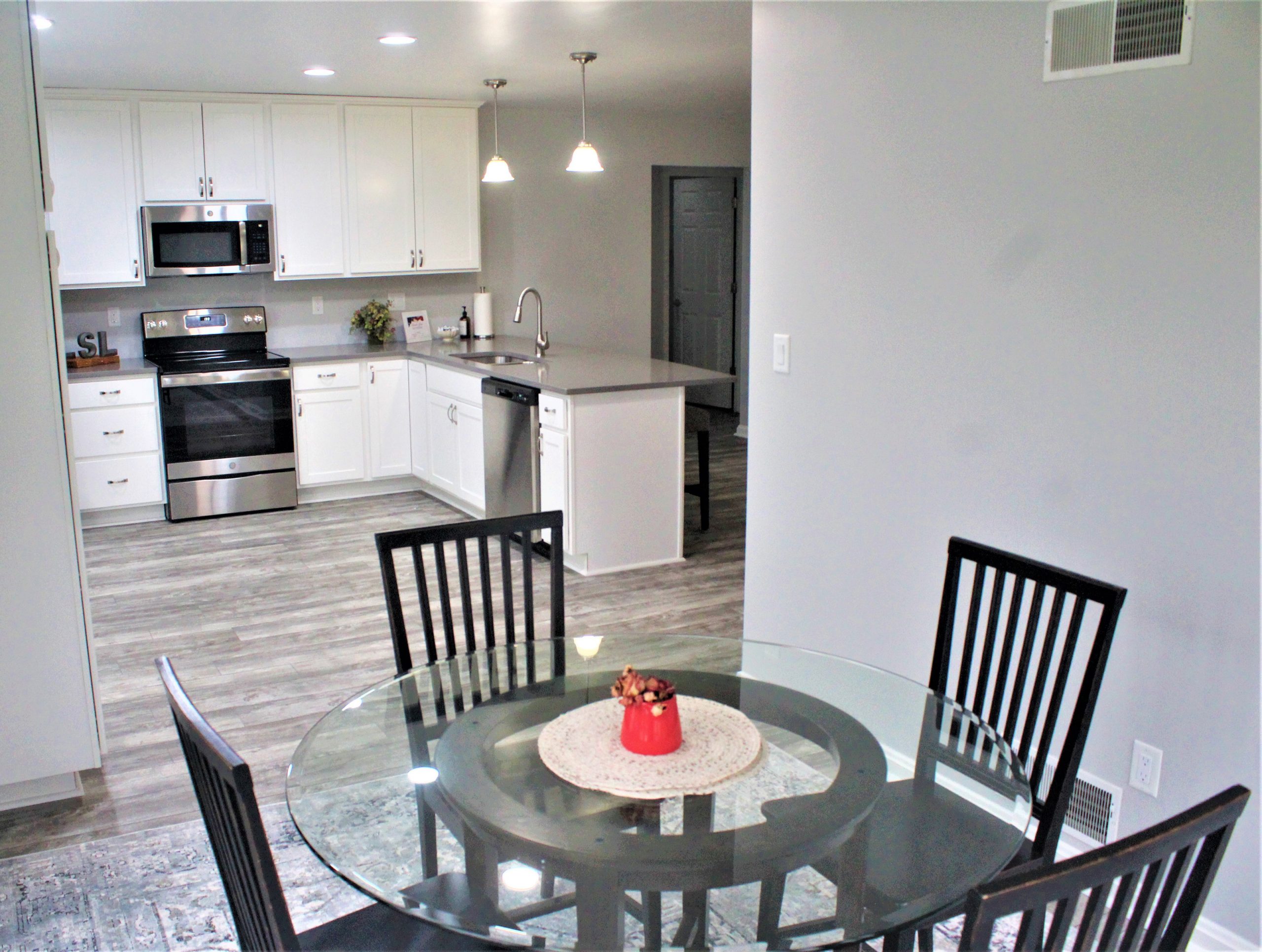 Passavant Community, cottage kitchen